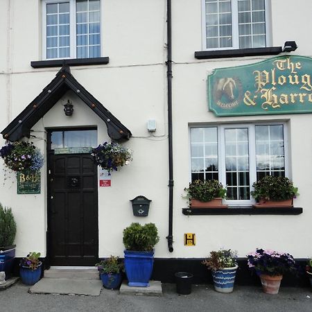 Plough And Harrow Hotel Брекън Екстериор снимка