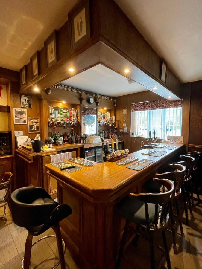 Plough And Harrow Hotel Брекън Екстериор снимка