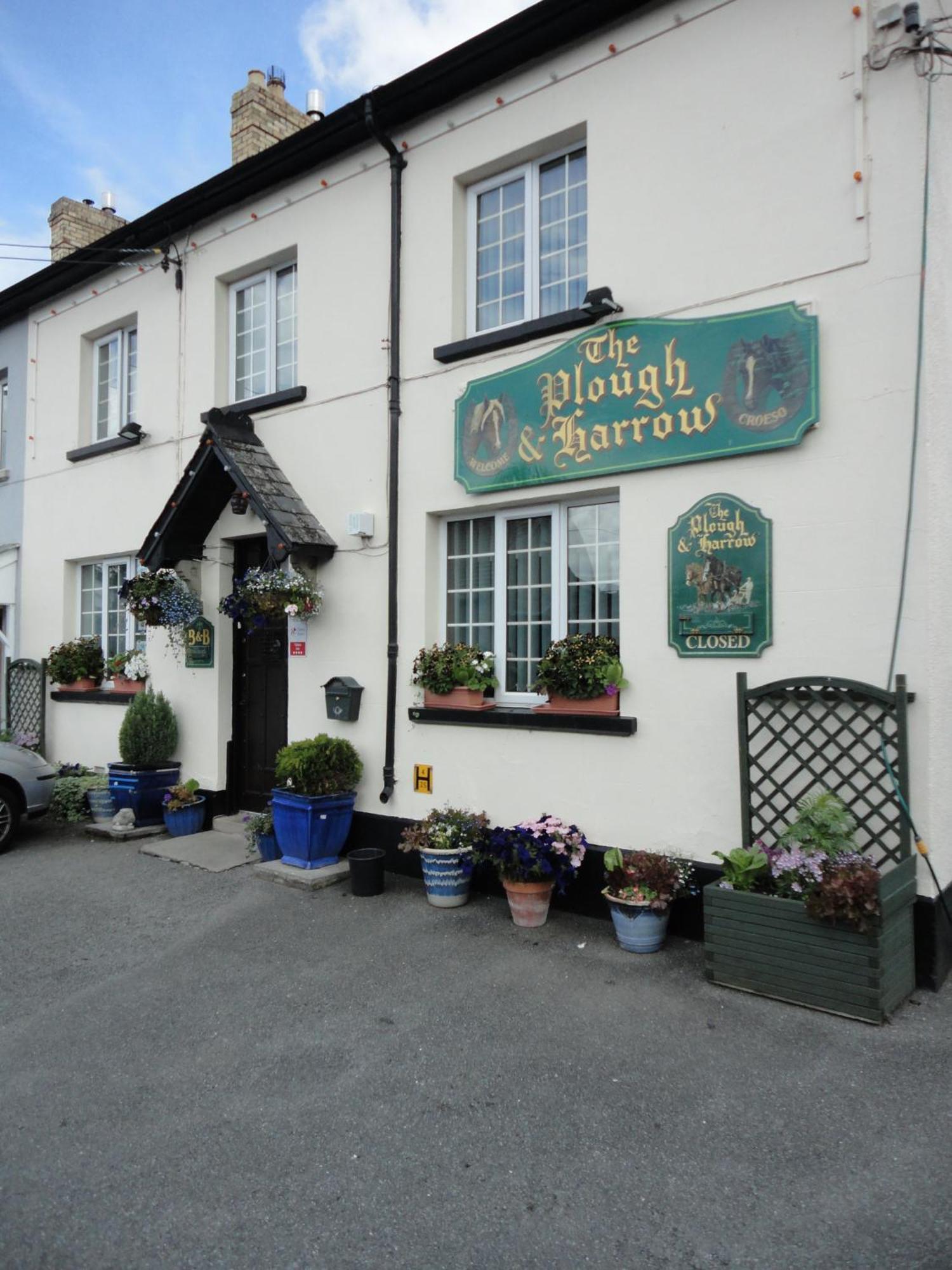 Plough And Harrow Hotel Брекън Екстериор снимка